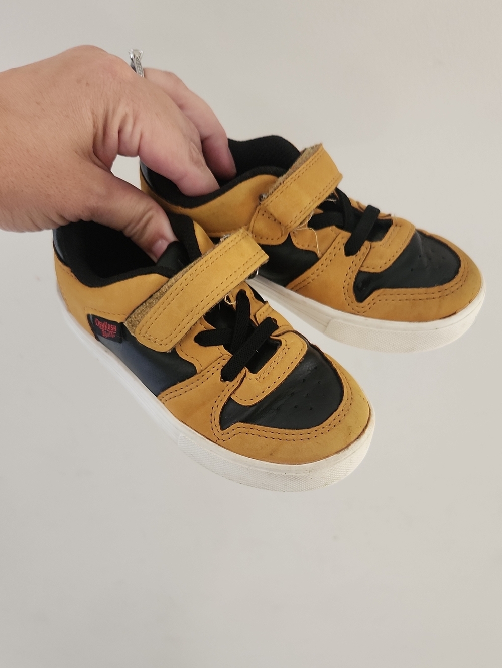 OshKosh B'gosh Velcro Sneakers